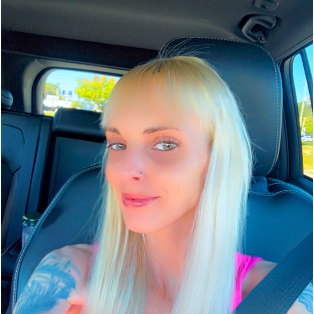 Meet your Posher, April